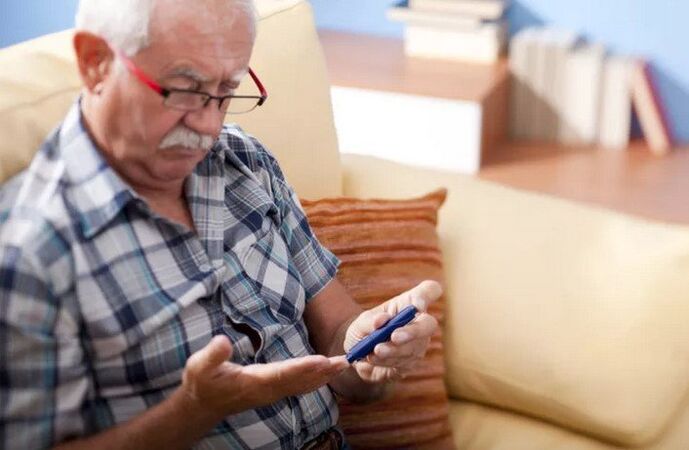 Un diabetic ar trebui să măsoare glicemia și să ia medicamente pentru scăderea glicemiei